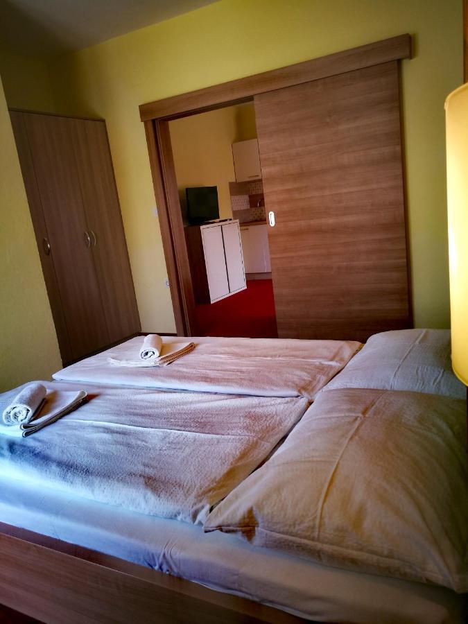 Apartmani Simon Lopar Exterior photo